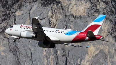 AIRBUS A319-132 photo