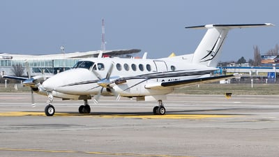 Beechcraft 200 photo